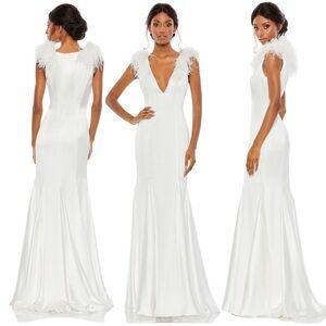 Mac Duggal NWT 681367 Feather Shoulder V-Neck Column Gown, $798, Size 14